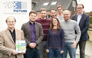 PICTURE Mitarbeiter Gruppenfoto